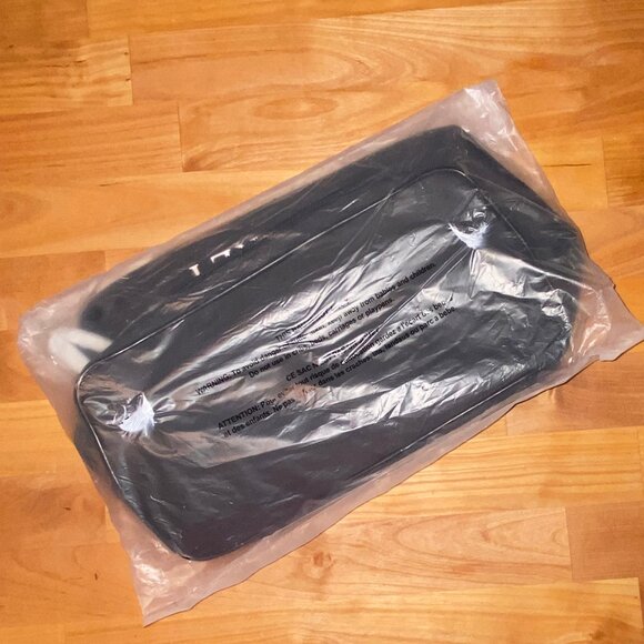 Victoria’s Secret 2018 Forever Angel Limited Edition Lingerie Travel Case NWT - Picture 6 of 6